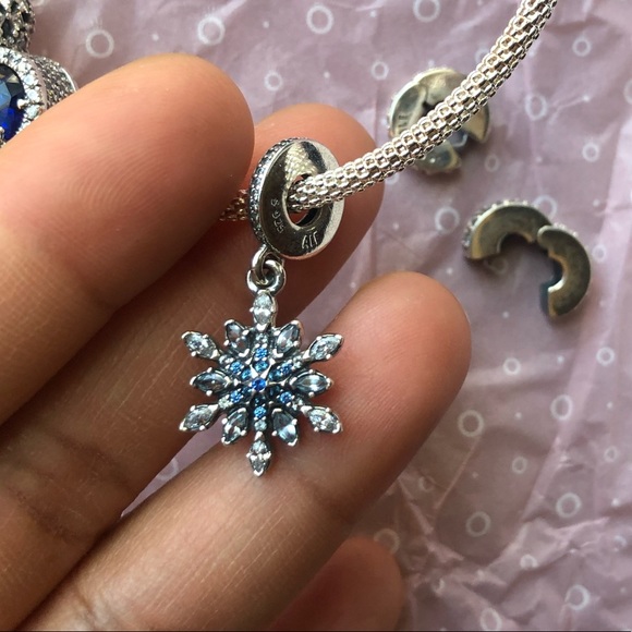 Authentic Pandora Bracelet w/ 8 Pandora Charms Winter themed - Picture 10 of 14